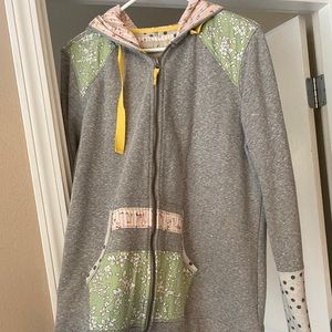 Super cute long zipper sweater!